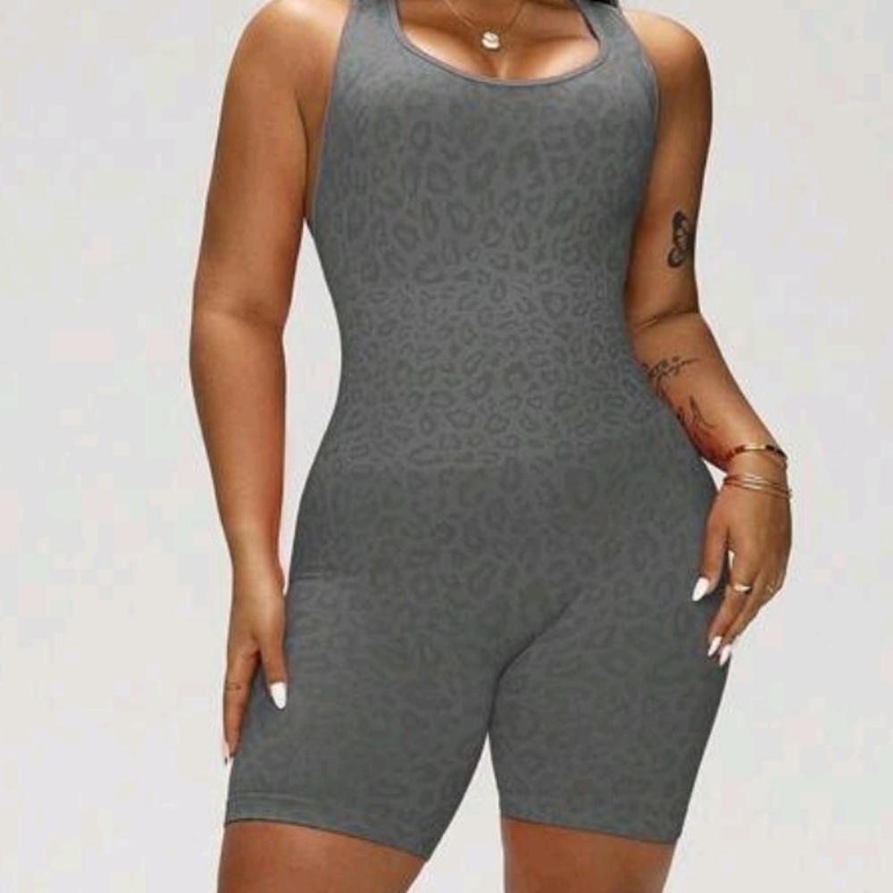 SHEIN Charcoal Leopard Print Workout Bodysuit